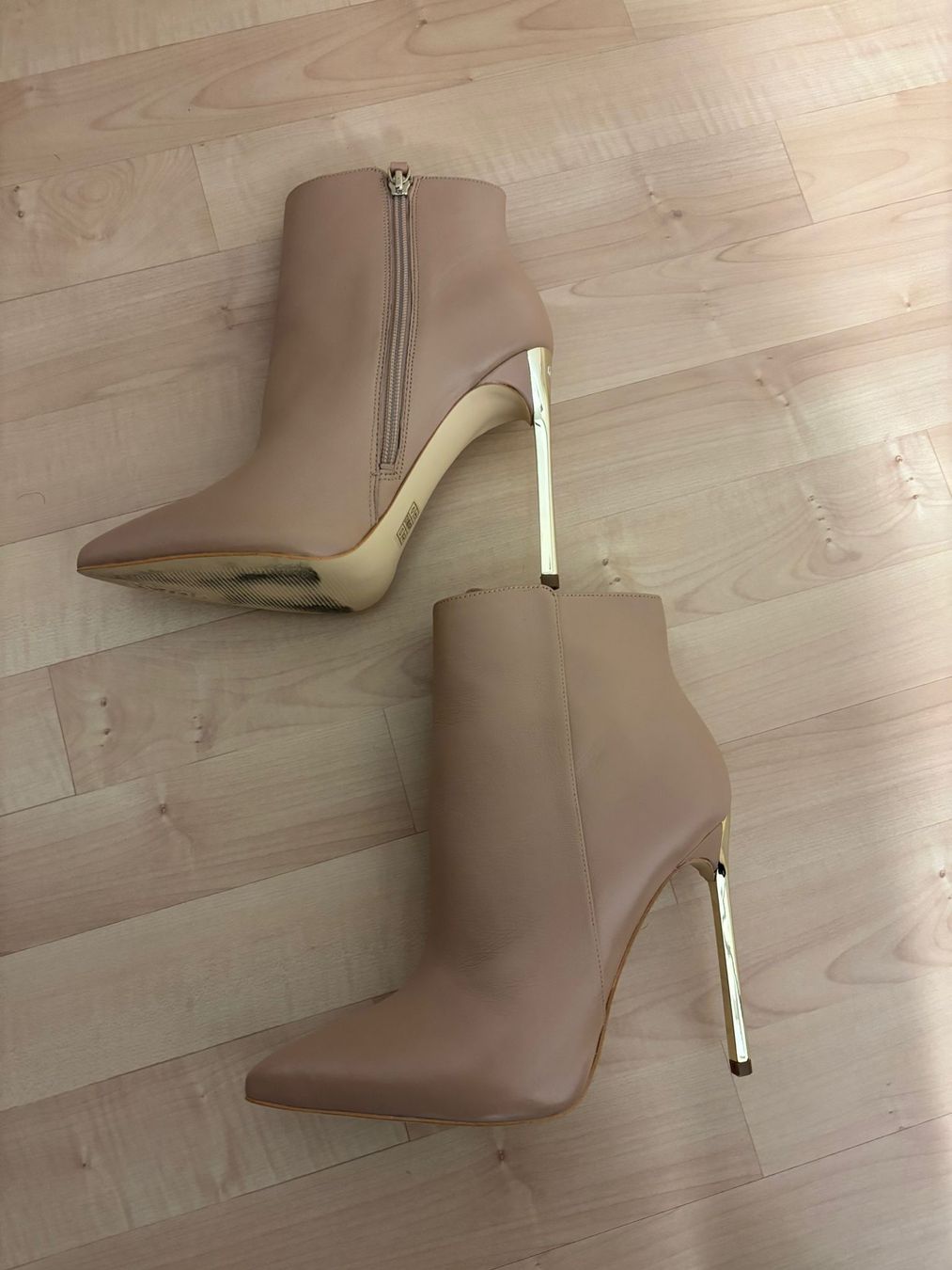 Guess Scarpe da donna: Guess Stiefeletten Beige mit Gold Absatz – Nuovo e nell'imballaggio originale da Langnau am Albis venduto da Alci68 5