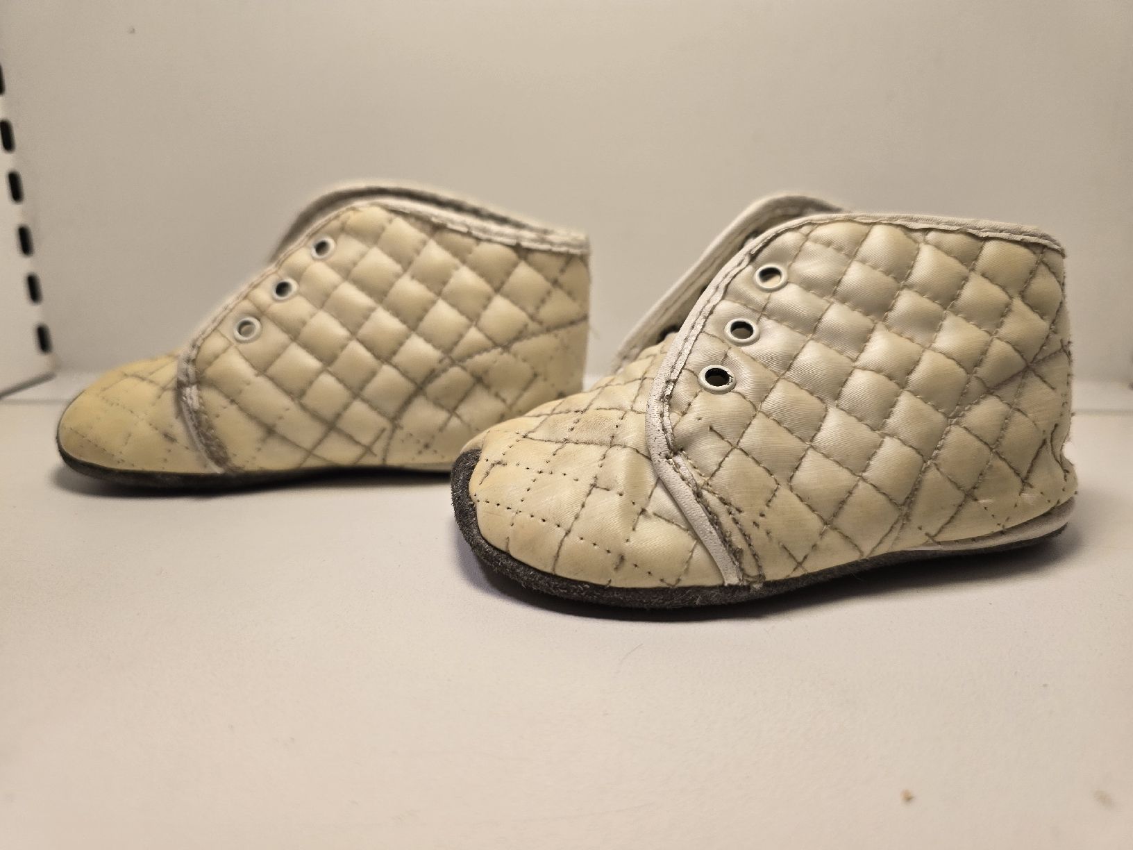 Scarpe per ragazzi: Vintage Krabbelschuhe. – Usato da winterthur venduto da Sammlerecke