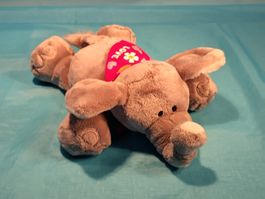 NICI Elefant mit Love Halstuch, magnetische Vorderbeine