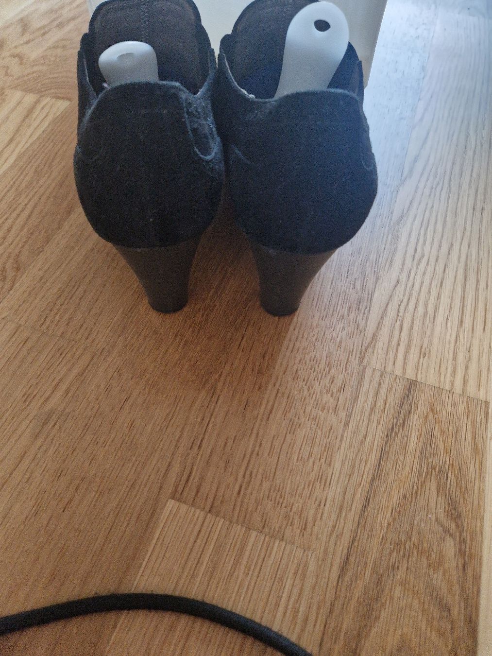 Scarpe da donna: Stiefelette Schwarz - Gr. 39 – Usato da Reinach BL venduto da Dschinni80 4