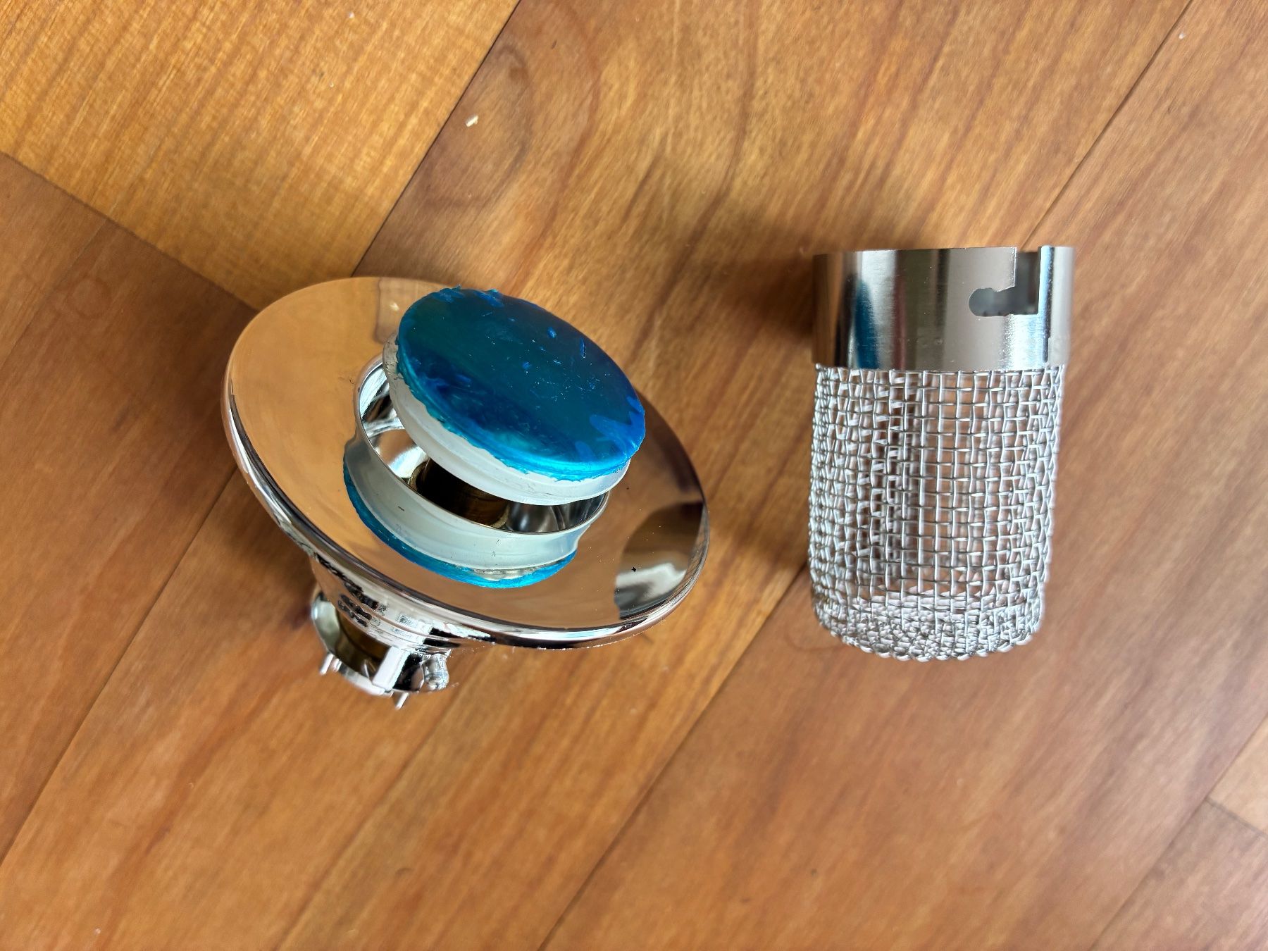 Installations sanitaires: Syphon - Einsatz – Neuf avec emballage d'origine à Wetzikon ZH par chris7pat 1