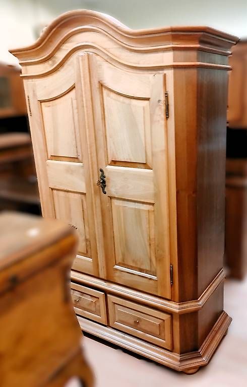 Armoires: Wunderschöner massiver Holzschrank – D'occasion à Rheineck par han_c85z 1