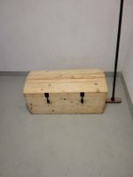 Truhe Holz aufklappbar mit zwei Verschlüssen!