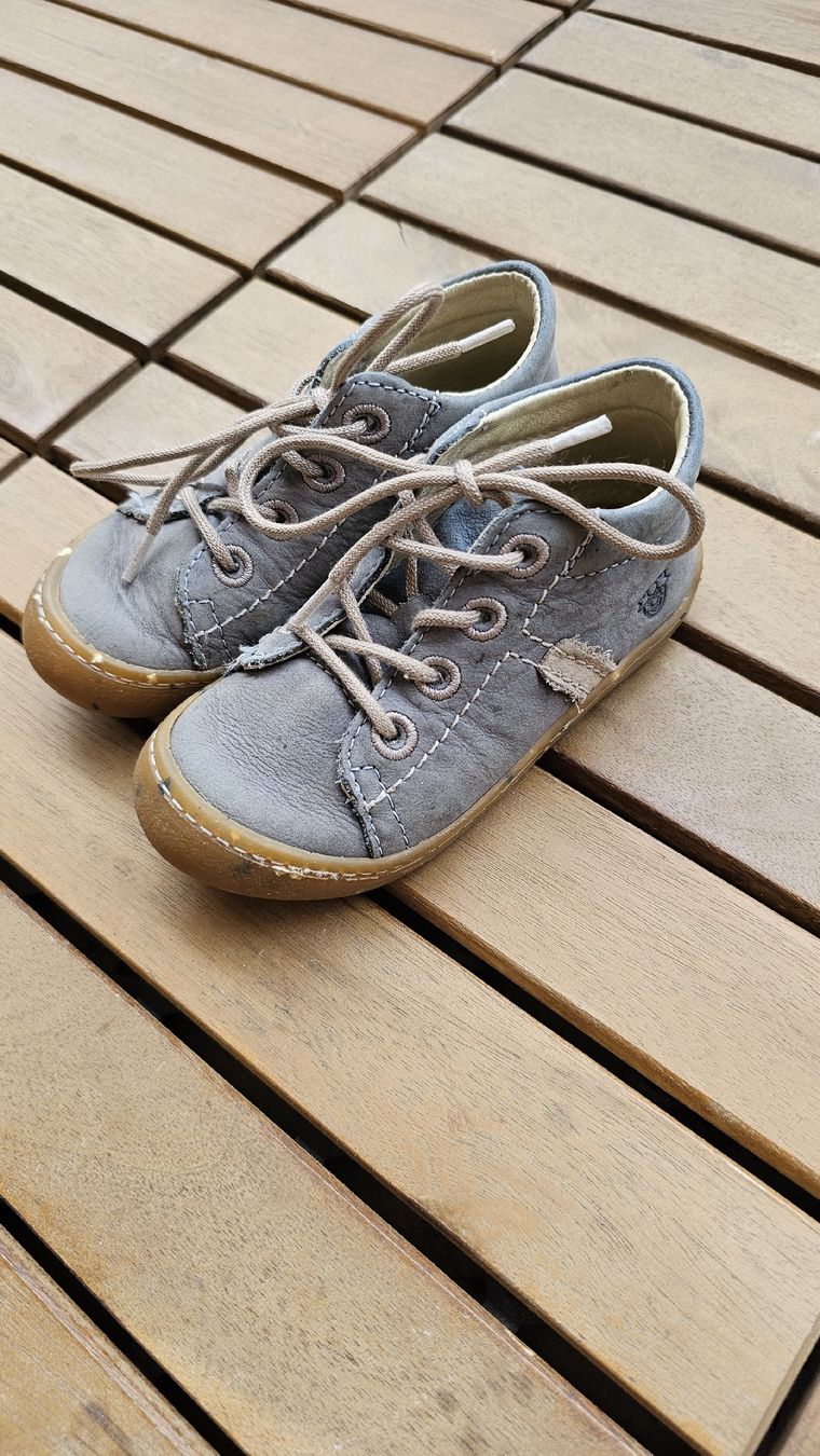 Scarpe per ragazzi: Peppino Lernlaufschuhe und Sandalen – Usato da Winterthur venduto da O-LeeG