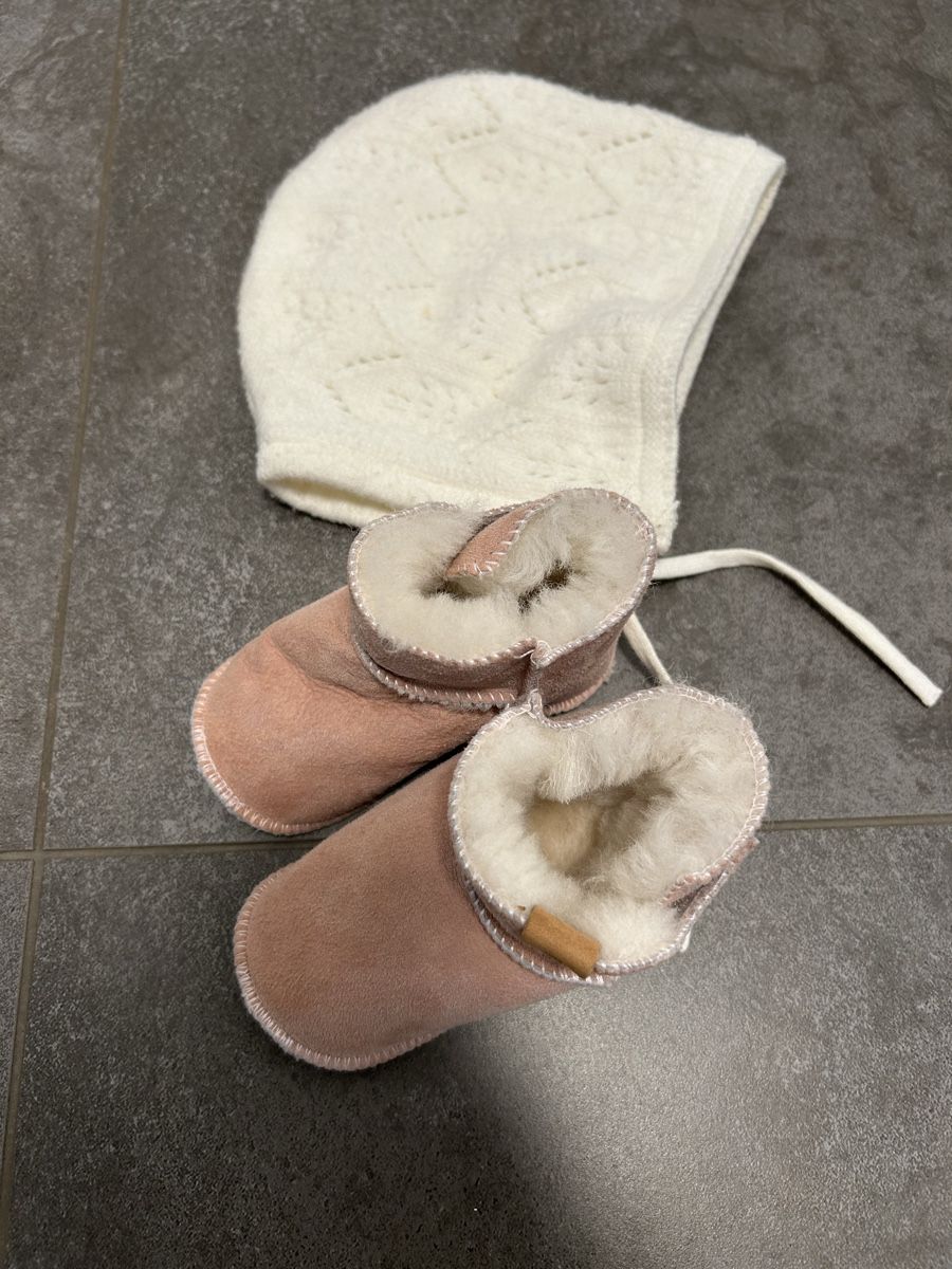 Scarpe per ragazze: Mützen und Lammfellschuhe – Nuovo (secondo la descrizione) da Gisikon venduto da NIMU88