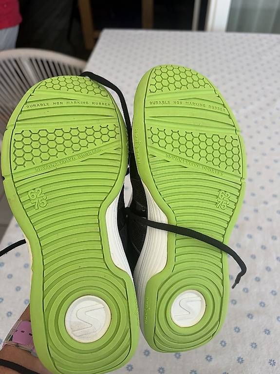 Schuhe für Jungen: Unihockeyschuh 35 – Gebraucht aus Spiez von RIGELER01 2