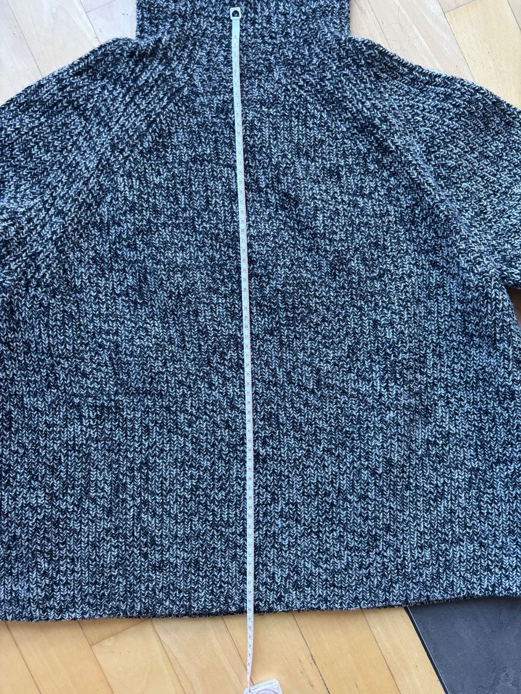 H&M Maglioni & Felpe: Kurzer moderner Wollpullover Oversize zweifarbig – Usato da St. Gallen venduto da always-a-good-buy 5