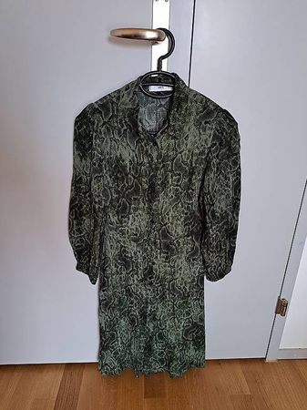 Kleid Mango Gr. XS olivgrün inkl. Versand CH