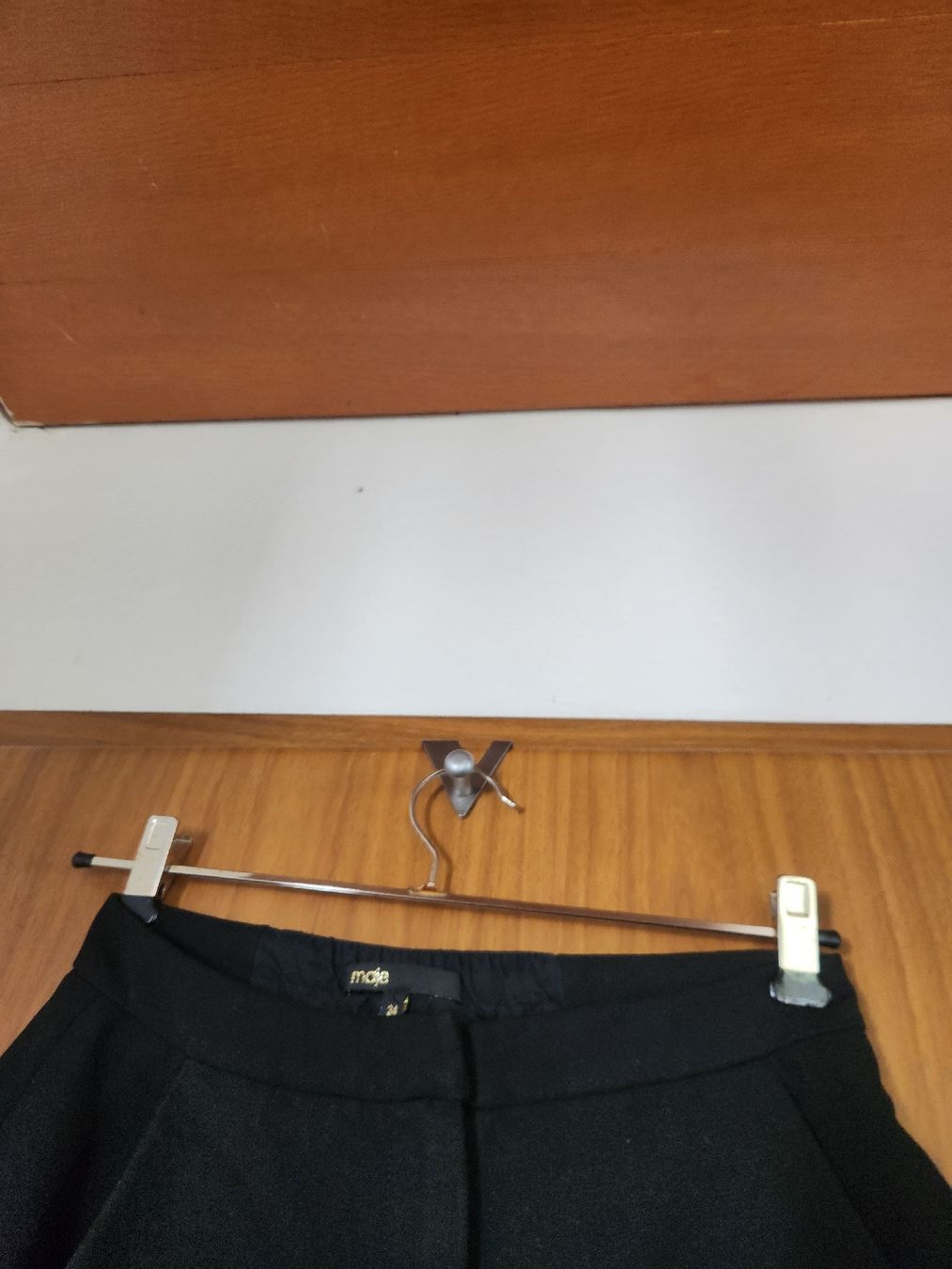 Maje Hosen: Short Maje noir taille 34  – Gebraucht aus Niedergösgen von Eva2410 4