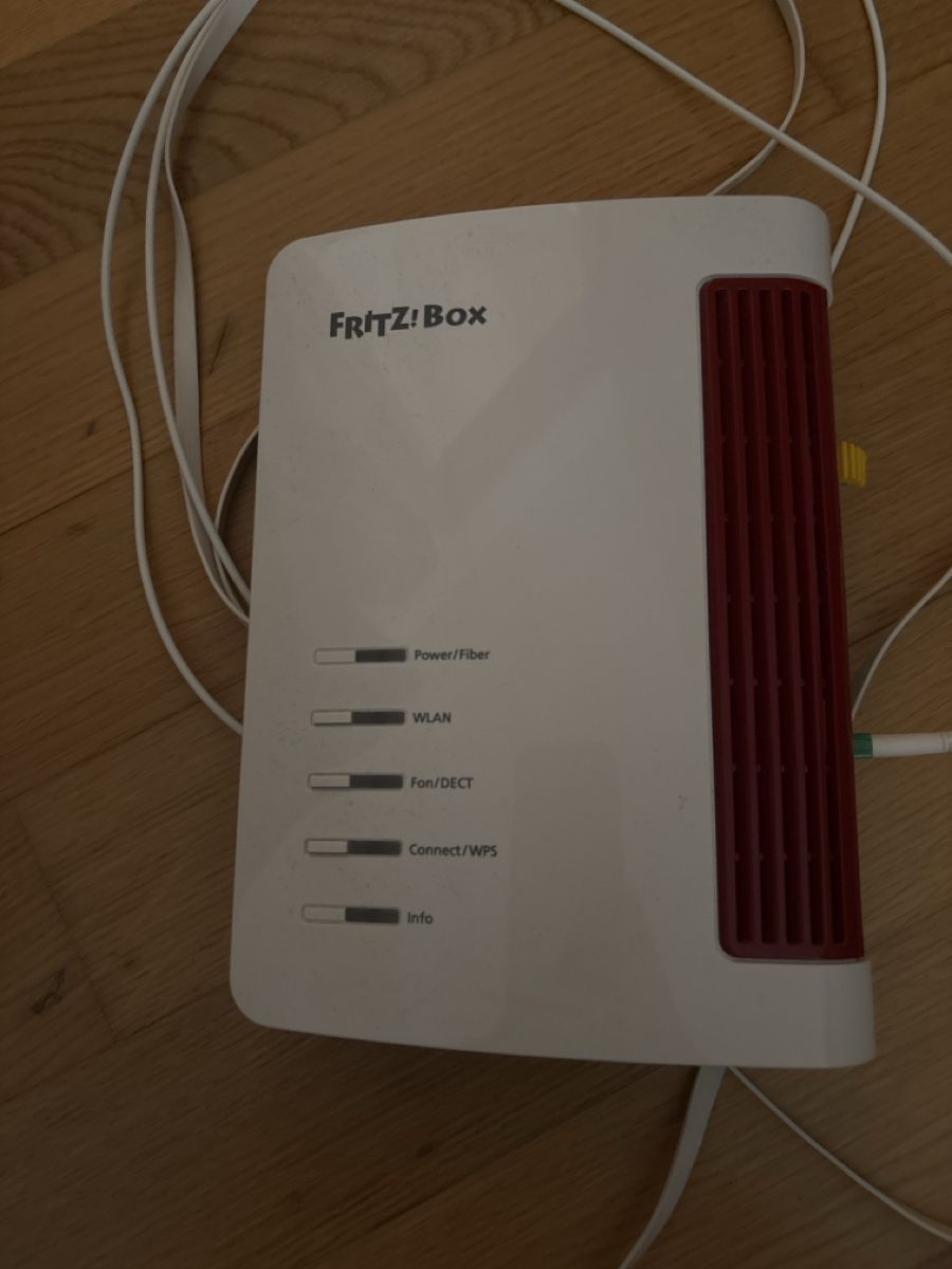 Fritz Modems & Routeurs: Cable Router Wi-Fi 6 – Neuf (Voir description) à Heiligkreuz (Mels) par cor_k7yy 1