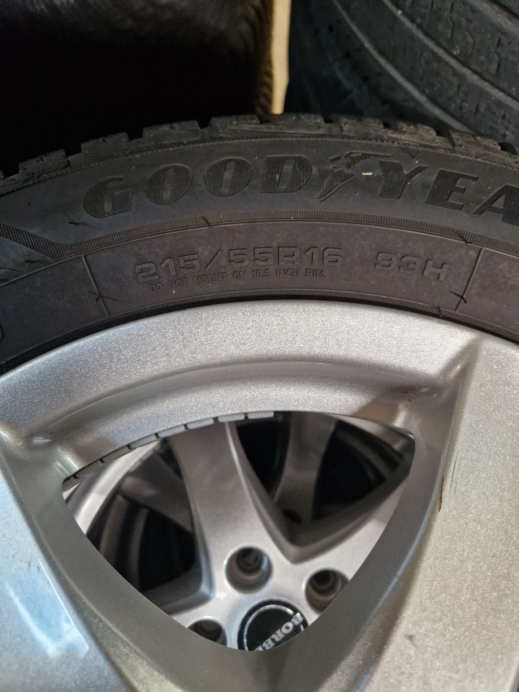 Ford Pneumatici & Ruote complete: Winterradsatz Ford Focus 16"  – Usato da Mümliswil venduto da Sachs623 2