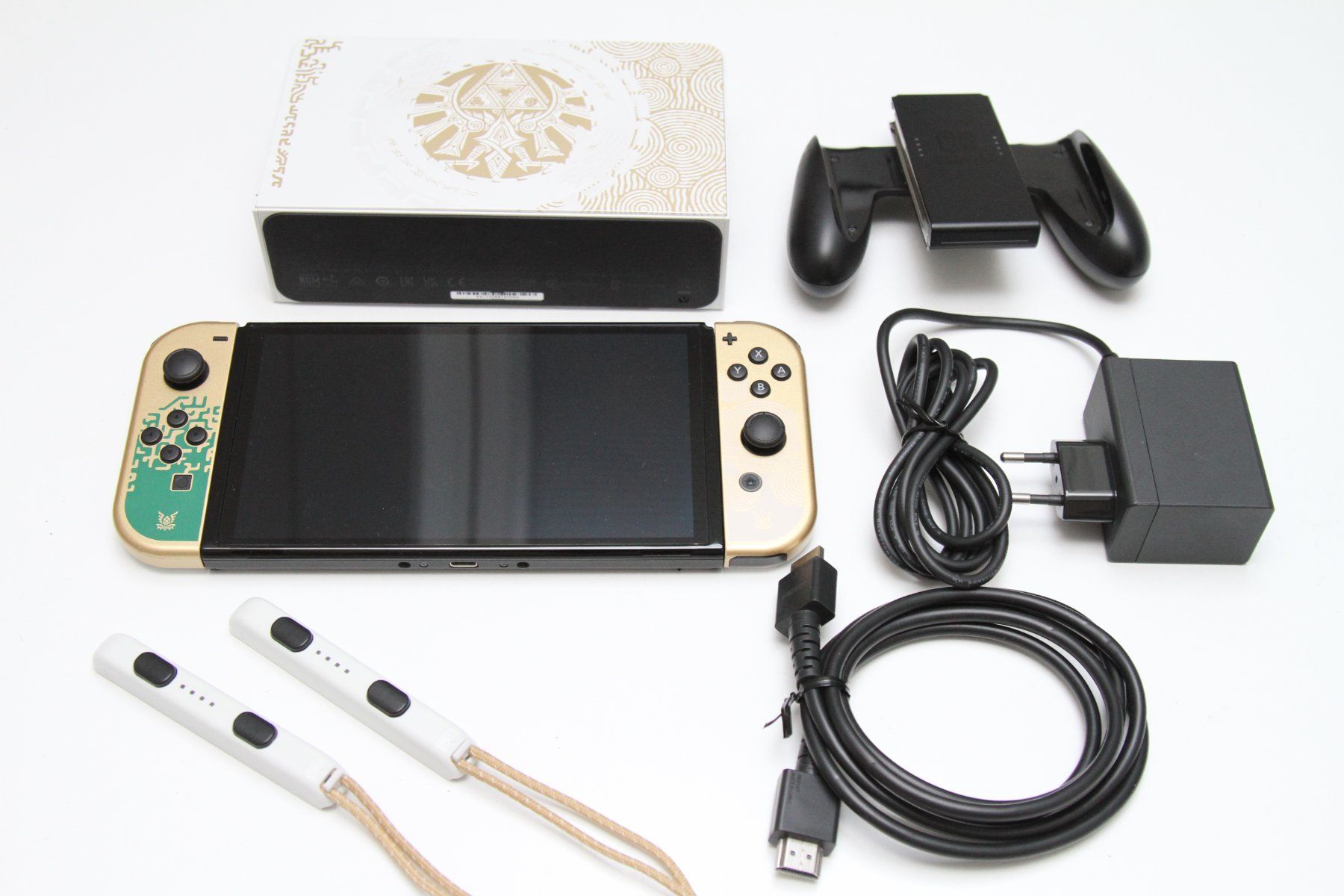 Nintendo Consoles: Nintendo Switch OLED Zelda Edition – D'occasion à Basel par camelot99 4