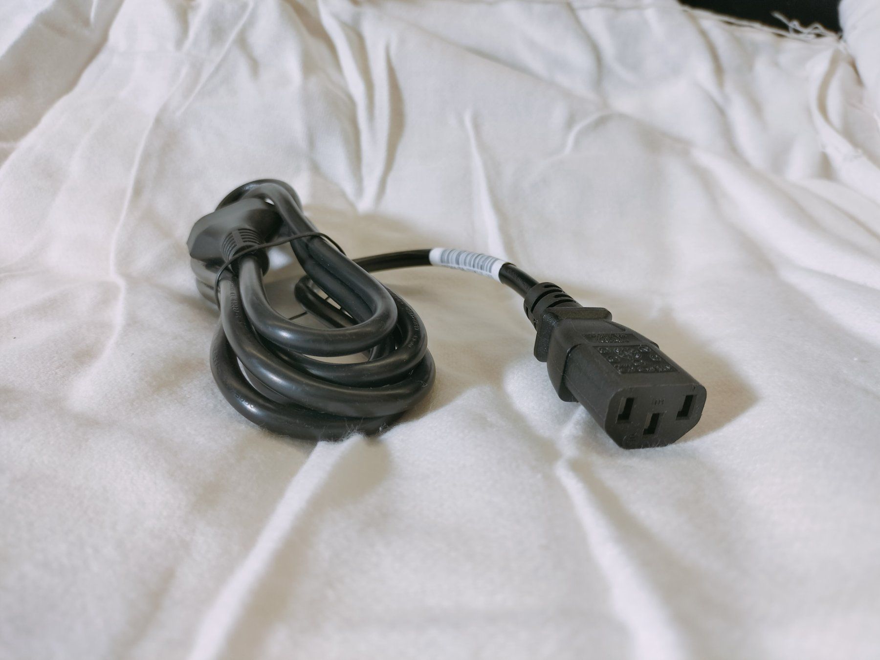 Kabel: USV oder PDU Stromkabel – Gebraucht aus Brüttisellen von VideoGang