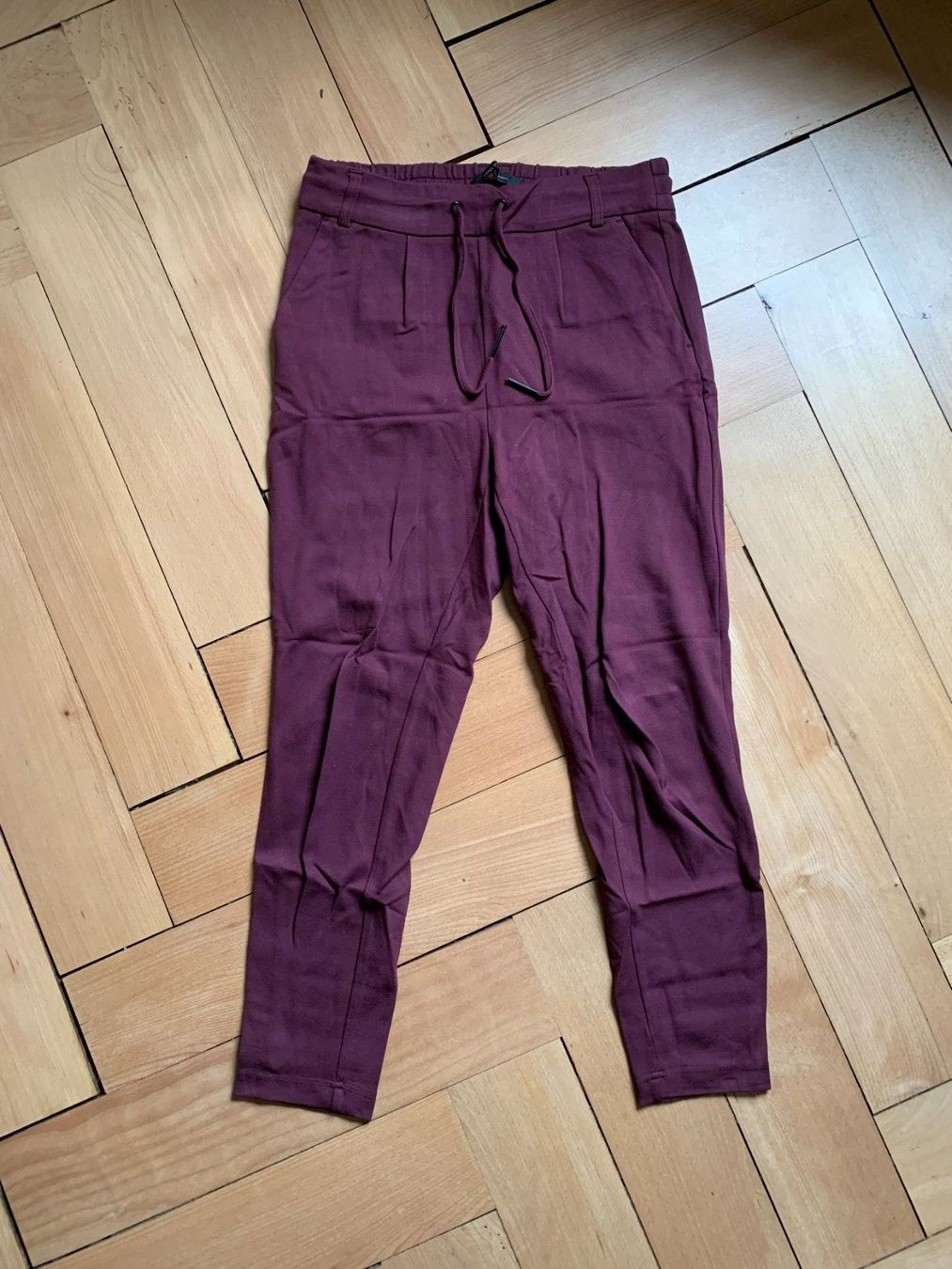 Only Hosen: ONLY - Hose brombeere XS – Gebraucht aus Zürich von Diazaio