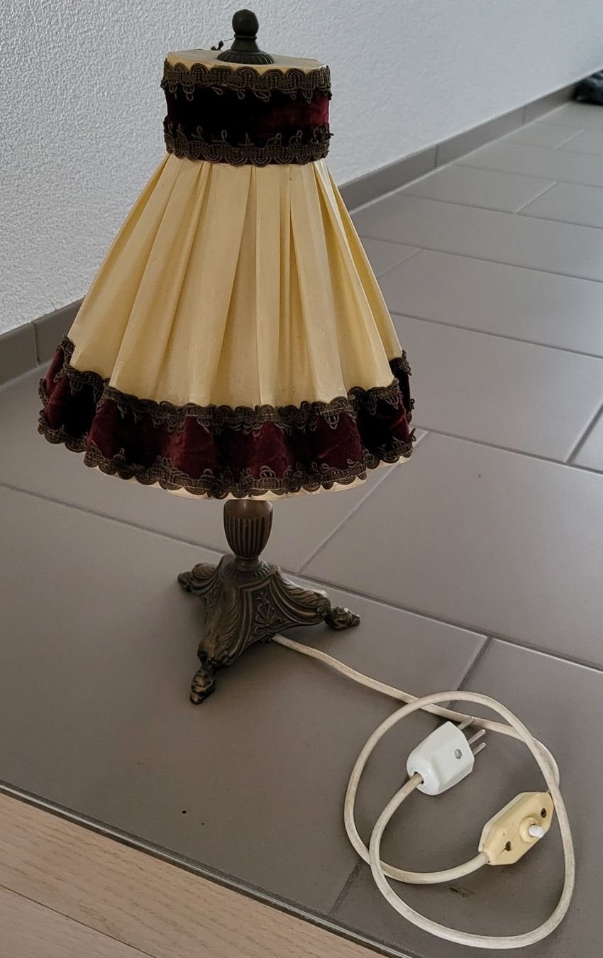 Lampade: antike Lampe, Nachttischlampe – Usato da Weinfelden venduto da Zebi22 1