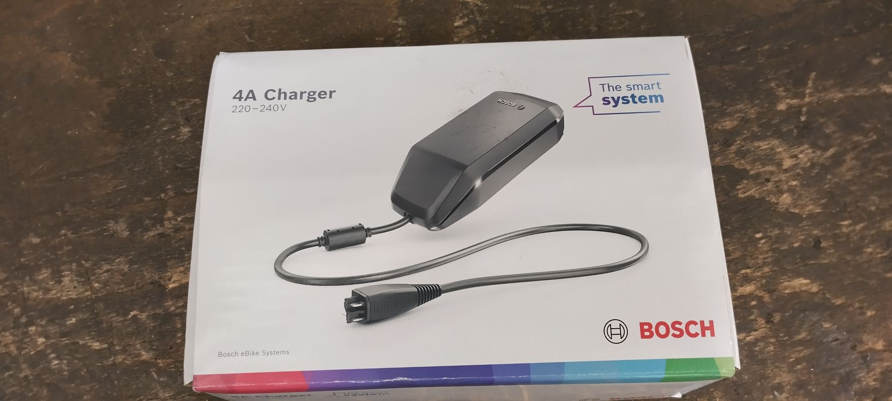 Bosch Ladegeräte: BOSCH LADEGERÄT 4A – Gebraucht aus Hombrechtikon von findik