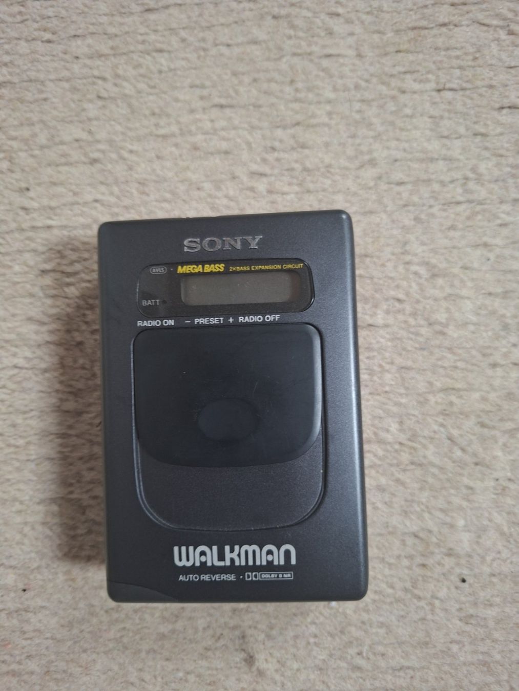 Sony Lecteur media portable: Walkman Sony von ca. 1990 – D'occasion à Tegerfelden par Hondamona