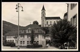 AK Aarburg, Schweizerische Bank und Kirche auf dem Hügel