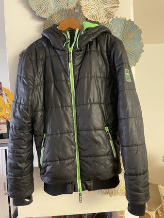 Superdry Daunenjacke Winterjacke Gr. S schwarz grün Kapuze