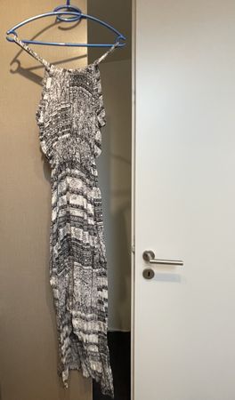 Sommerliches Maxikleid in Schwarz/Weiss, Grösse 38