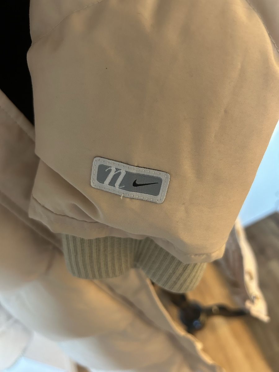 Cappotti: Nike Daunenmantel beige – Usato da Oberrieden venduto da SolarisZH 5