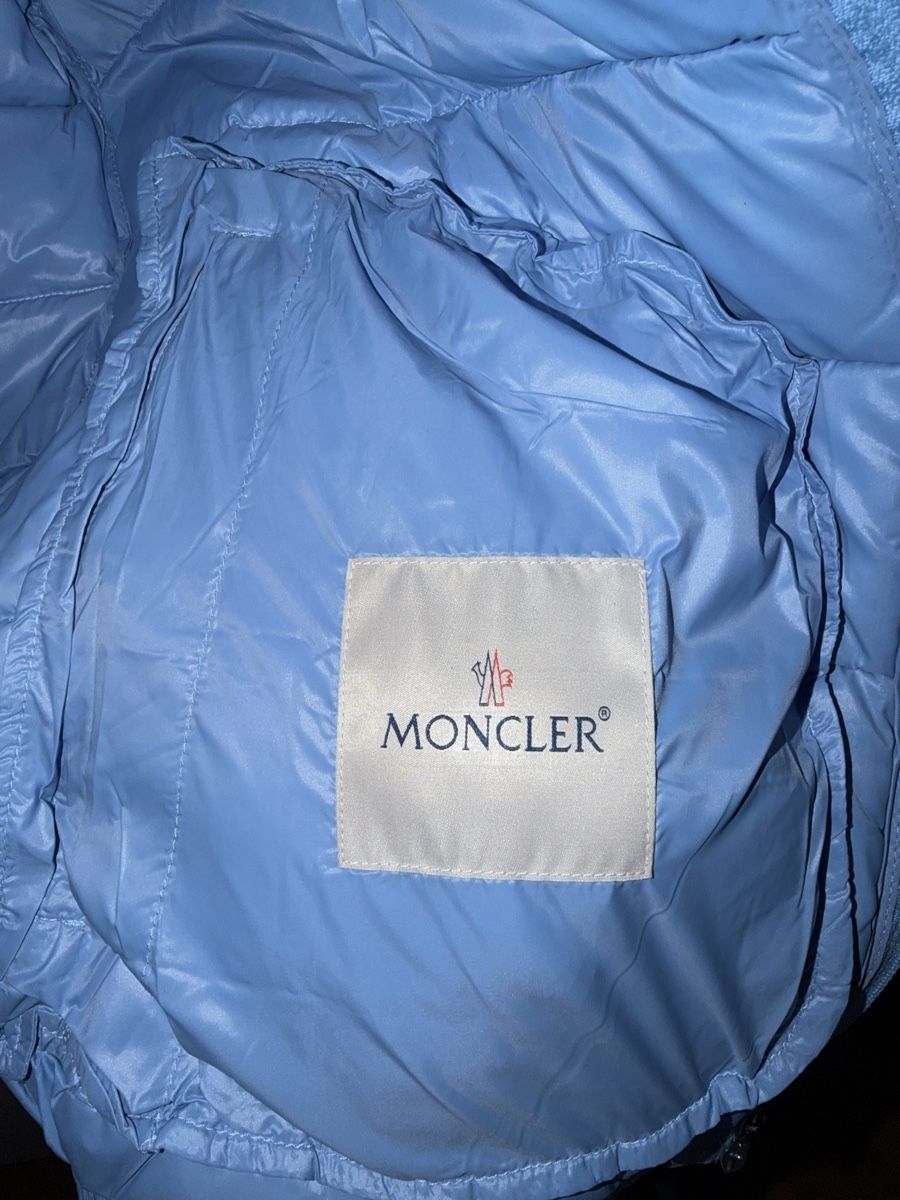 Moncler Jacken: Jacket Moncler bleu ciel  – Neu (gemäss Beschreibung) aus Genève von isa_g5qj 2