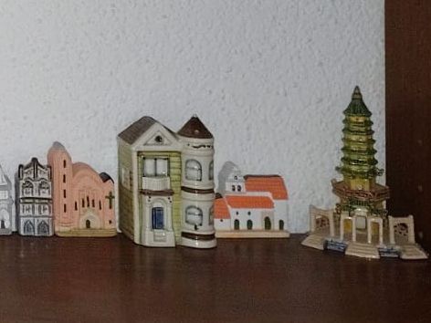 Tutte le decorazioni: Kleine Häuser Sammlung, Miniatur Städte, 32 Stück. – Usato da Luzern venduto da inf_c7r2 1