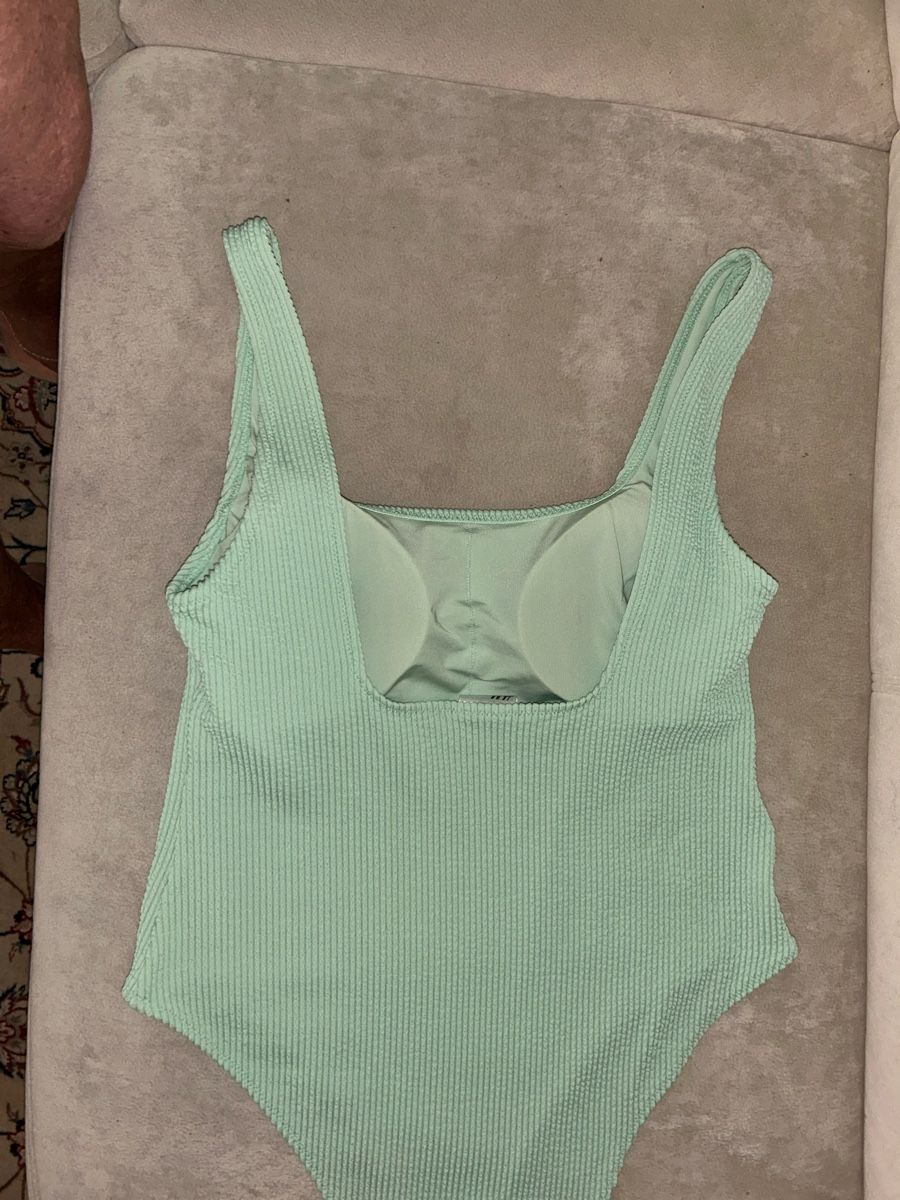 H&M Costumi da bagno & Bikini: Badeanzug H&M mintgrün Grösse M neu – Usato da Männedorf venduto da Raendy 1