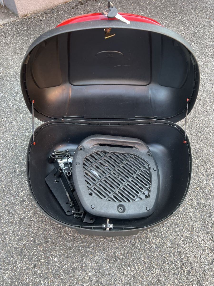 TecTake Topcases: Top case für Honda pcx – D'occasion à Othmarsingen par 300zxtwinturbo 2