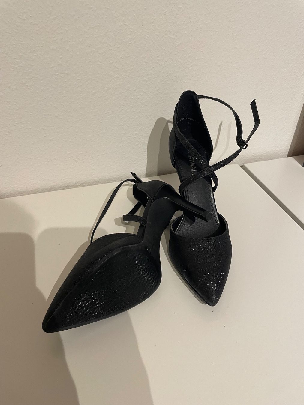 Dosenbach Scarpe da donna: Catwalk Glitzer-Pumps – Usato da Zürich venduto da lau_6htf 2