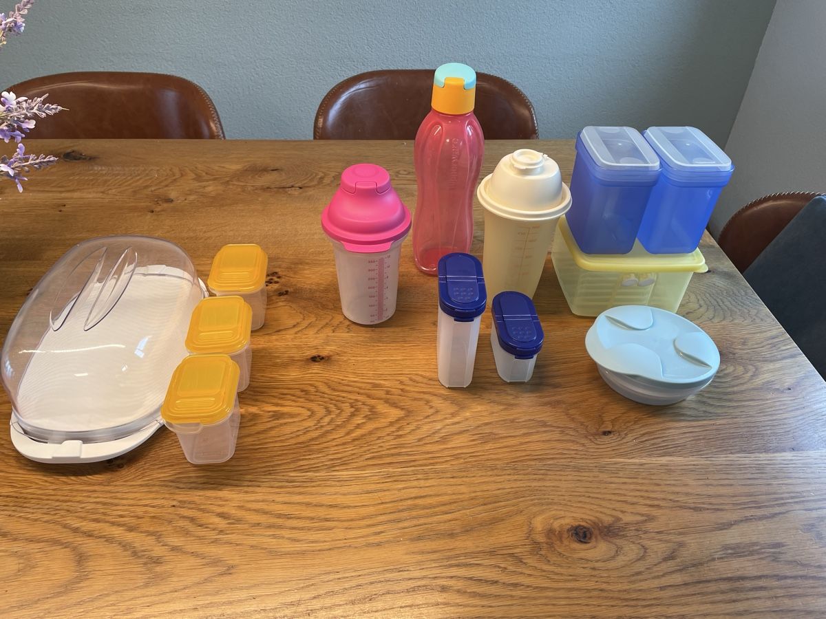 Tupperware Contenitori & Simili: Tupperware Vorratsdosen Shaker gebraucht – Usato da Niederbüren venduto da Poschti_19