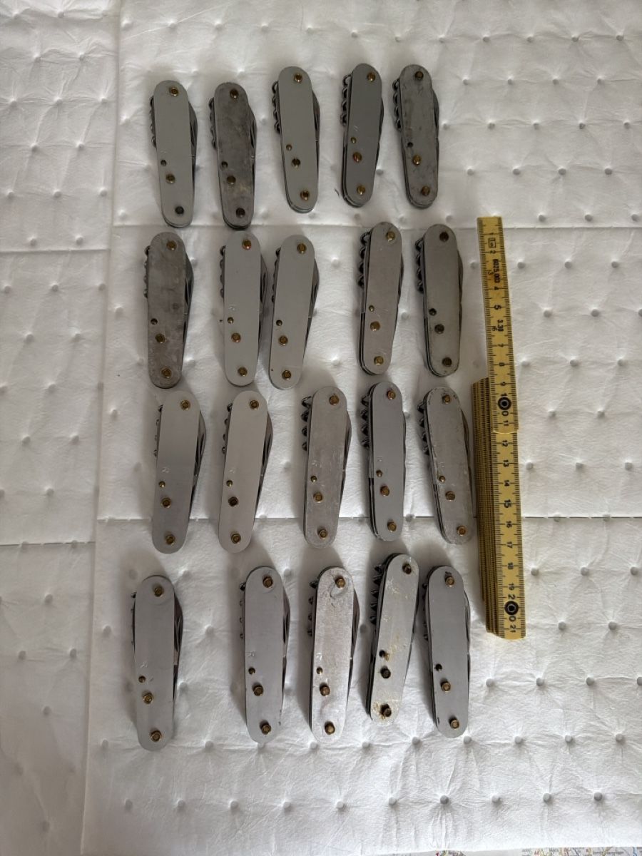 Victorinox Coltelli tascabile: Victorinox 84mm ohne Schalen – Difettoso da Rütschelen venduto da Pemaru