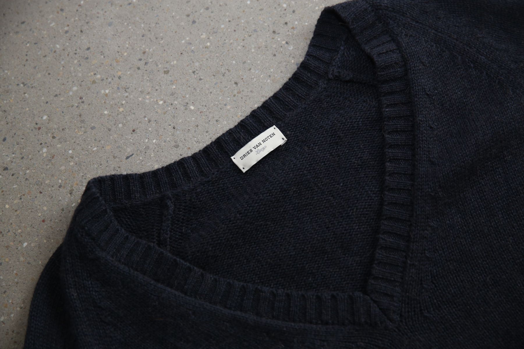 Dries Van Noten Pullover & Sweatshirts: dries van noten elongated pullover – Gebraucht aus Zürich von considermichael 1