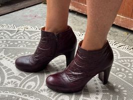 Bordeaux zum Verlieben - Chie Mihara Stiefeletten