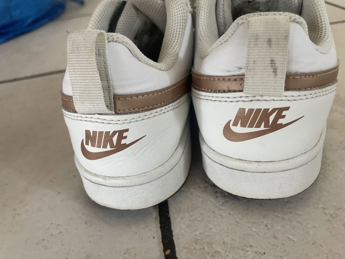 Nike Scarpe per ragazze: Weisse Nike Turnschuhe/Sneaker Gr.39 – Usato da Obergerlafingen venduto da cabo4 3