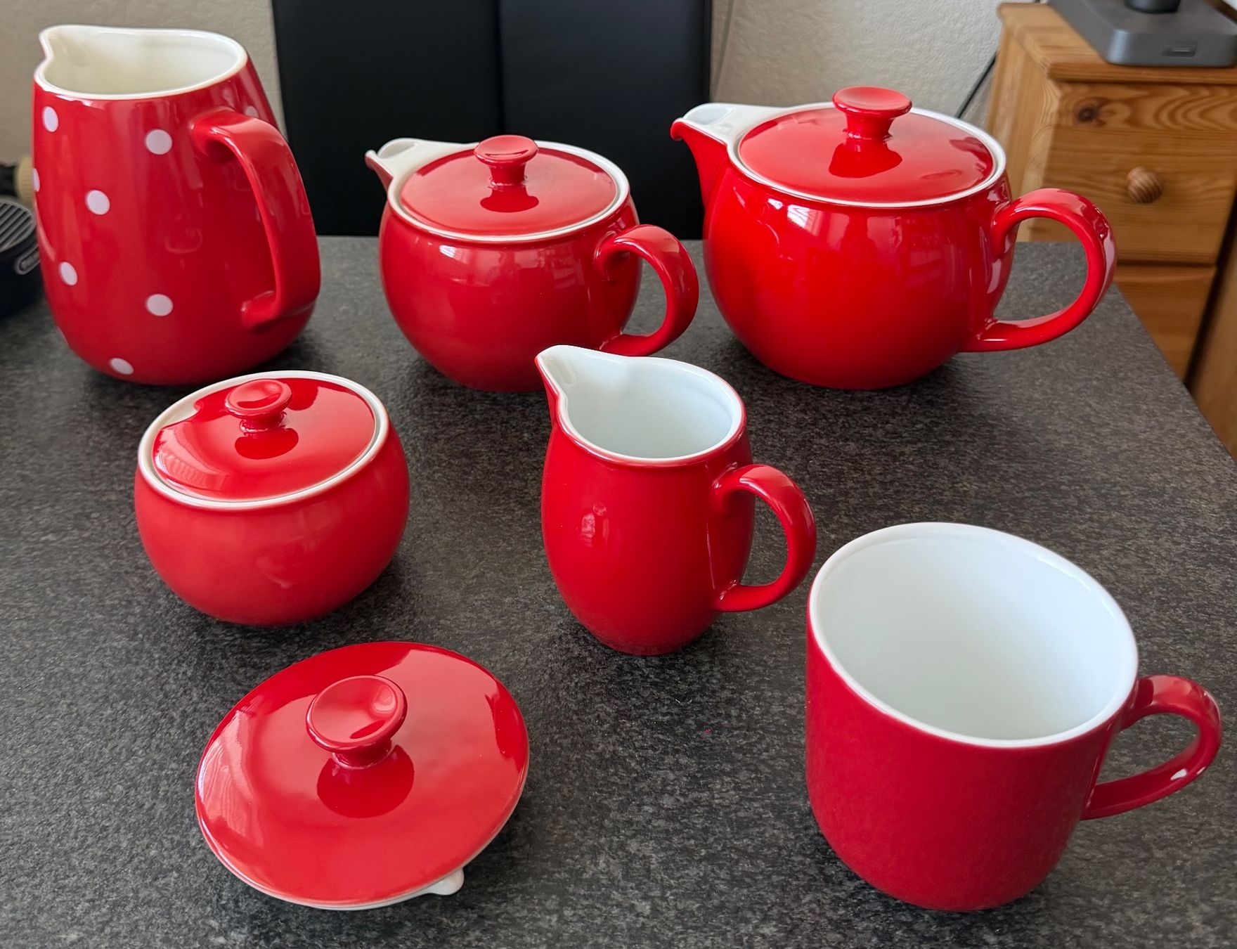 Dibbern Tazze: Dibbern solid color Becher 3,2 L signalrot brandneu – Nuovo (secondo la descrizione) da Basel venduto da Kanako 4