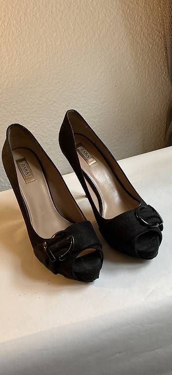 Zara Scarpe da donna: Schwarze Peeptoe Pumps Gr. 40 – Usato da Zürich venduto da asc_72wl