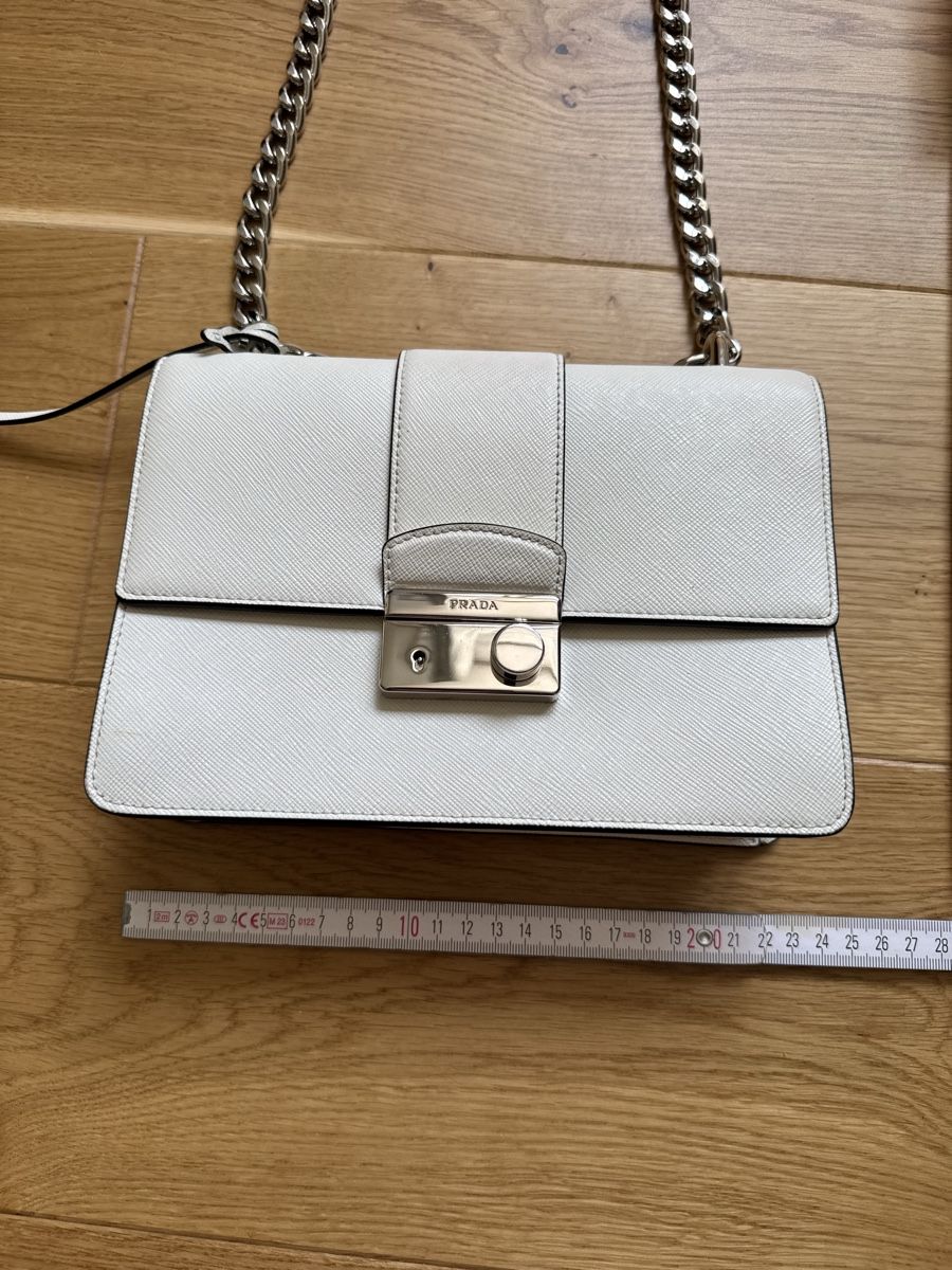 Prada Borse: Prada White Saffiano Leather Bag with Receipt – Usato da Neuchatel venduto da Mia_G 6