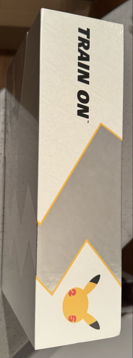 Pokémon Sammelbilder & Trading cards: Pokemon Celebrations Ultra Premium Collection – Neu und originalverpackt aus Bassersdorf von PokeDude 2