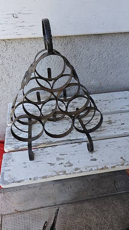 Supporti a parete:  Antike Weinhalter/Flaschenhalter – Usato da Lupfig venduto da cobra1172 1