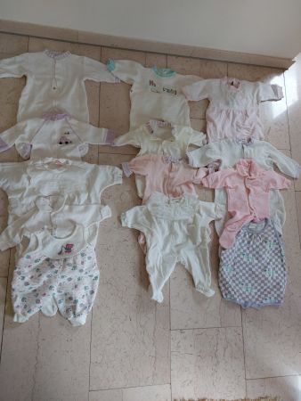 Baby-Kleider