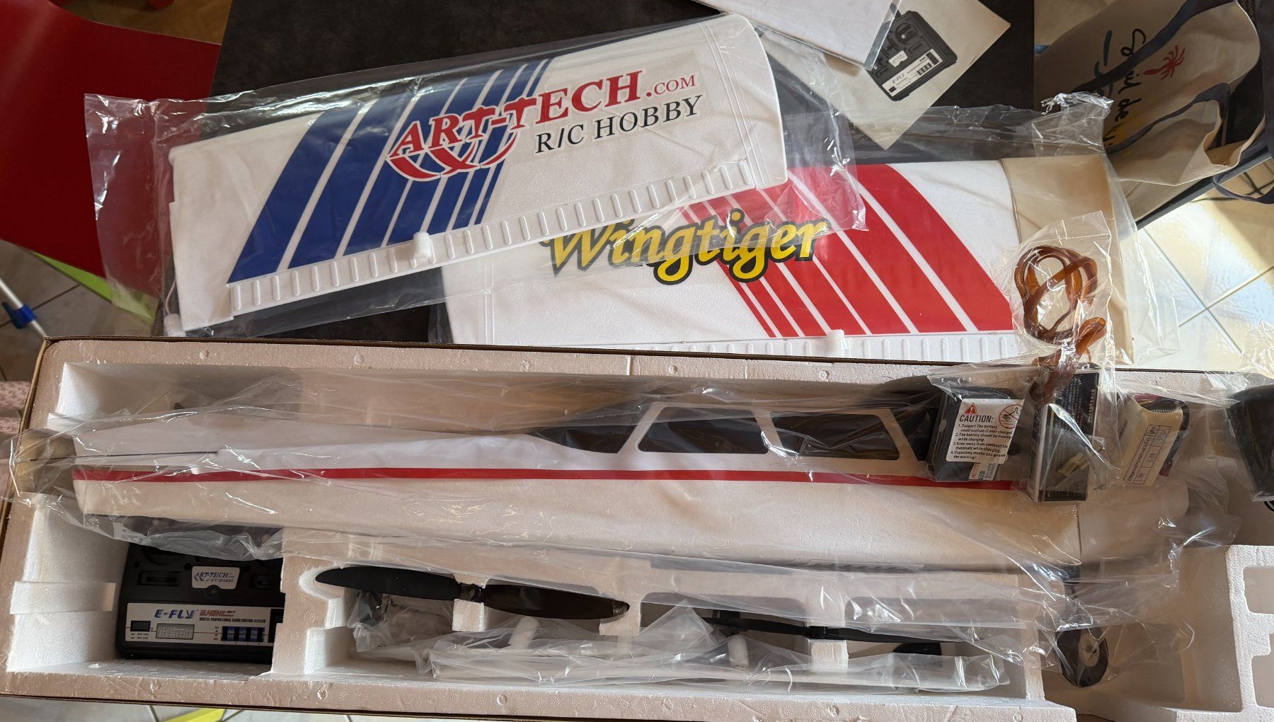 RC Kits de montage: WINGTIGER  DE  ART-TECH – Neuf avec emballage d'origine à Apples par Gasscret