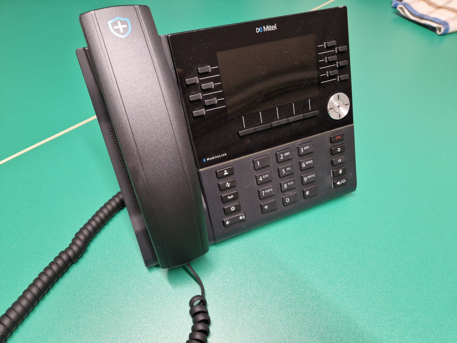 Mitel Telefoni: Mitel 6930 IP Phone – Usato da Islikon venduto da Hitch2010