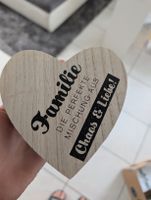 Holzherz "Familie" - Dekoration für ein liebevolles Heim.