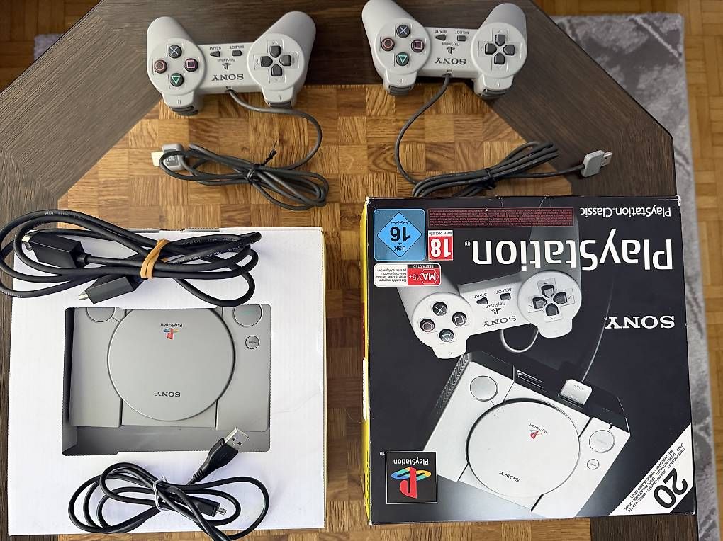 Sony Consoles: Sony PlayStation Classic Mini – D'occasion à Zofingen par Kolega01 3