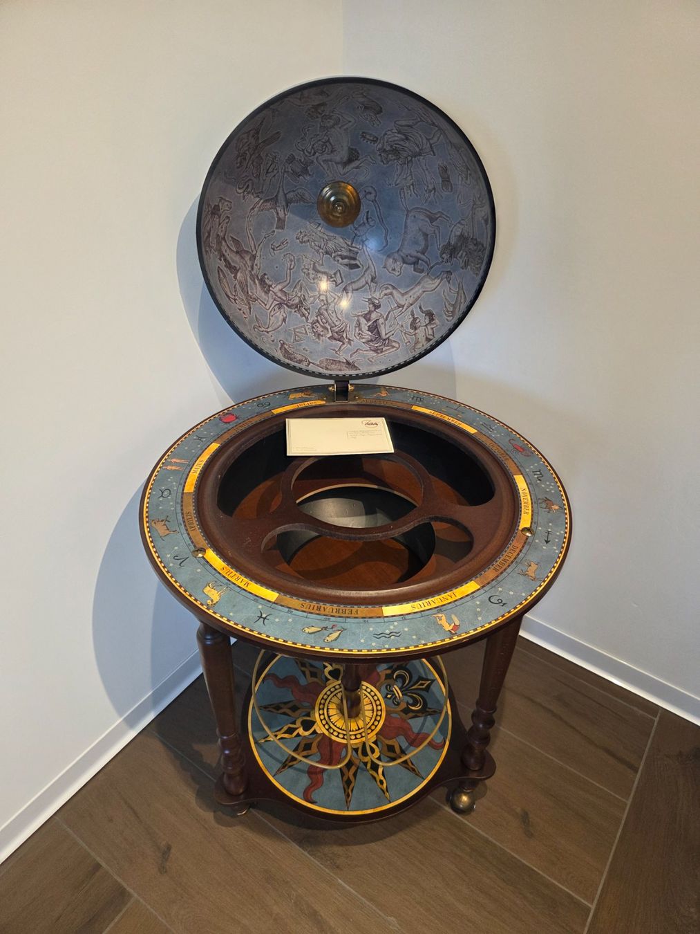 Sonstige Dekorationen & Accessoires: Bar Globe – Gebraucht aus Lugnorre von Hbsvo 1