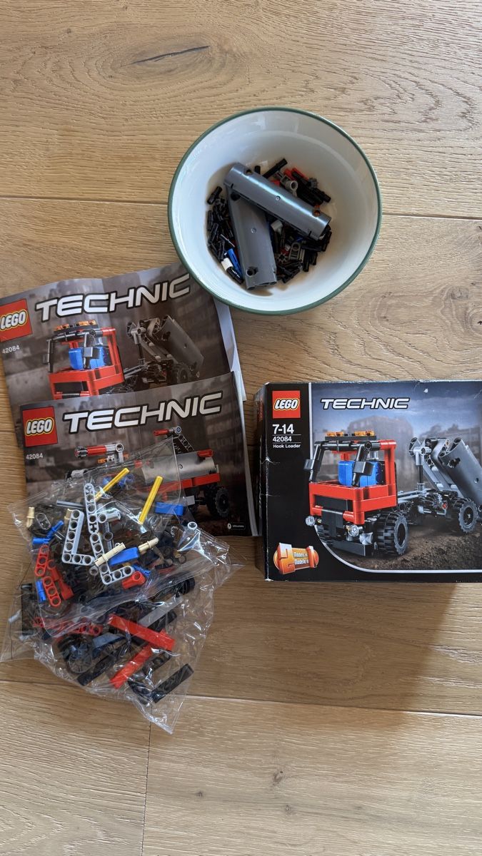 Lego Spielzeuge: Lego Technic Hook Loader 42084 – Gebraucht aus Diepoldsau von Bluesky1