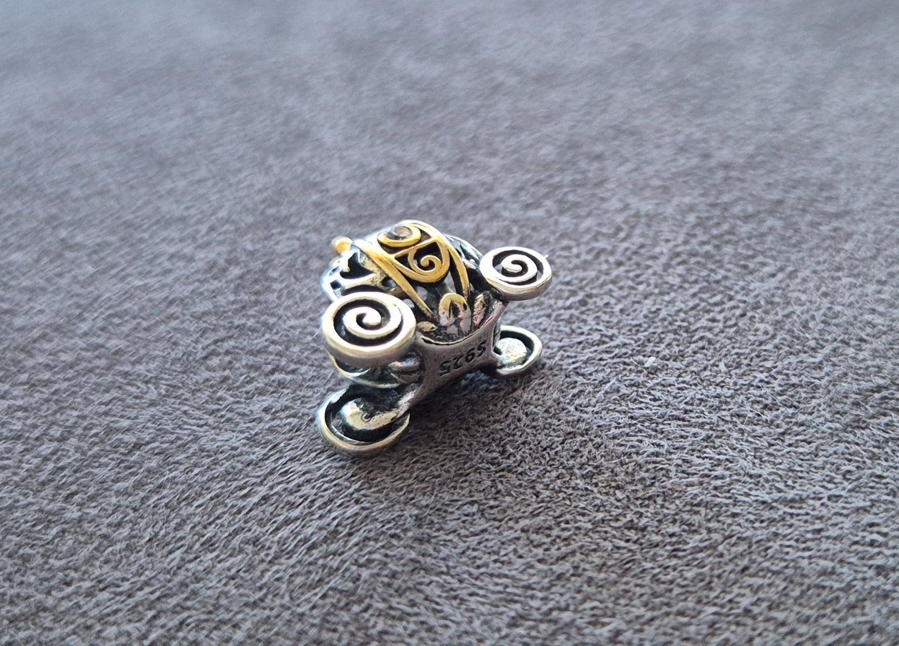 Ciondoli: Charm Kutsche +Garantie – Nuovo (secondo la descrizione) da Rotkreuz venduto da Carbone_Bijou-Shop 1
