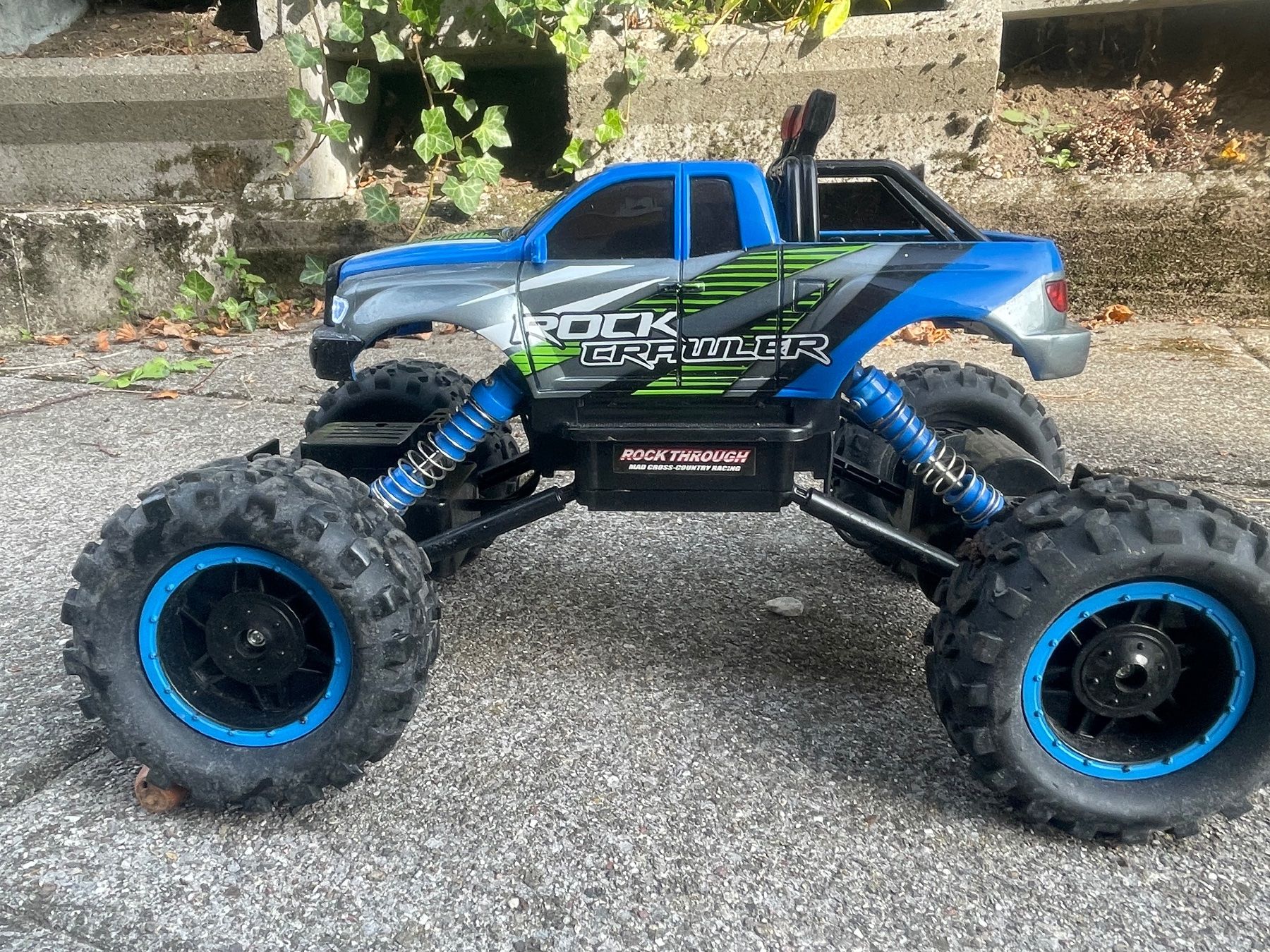 RC Kits de montage: RC Auto Rock Crawler blau – D'occasion à Gais par urbuc 2