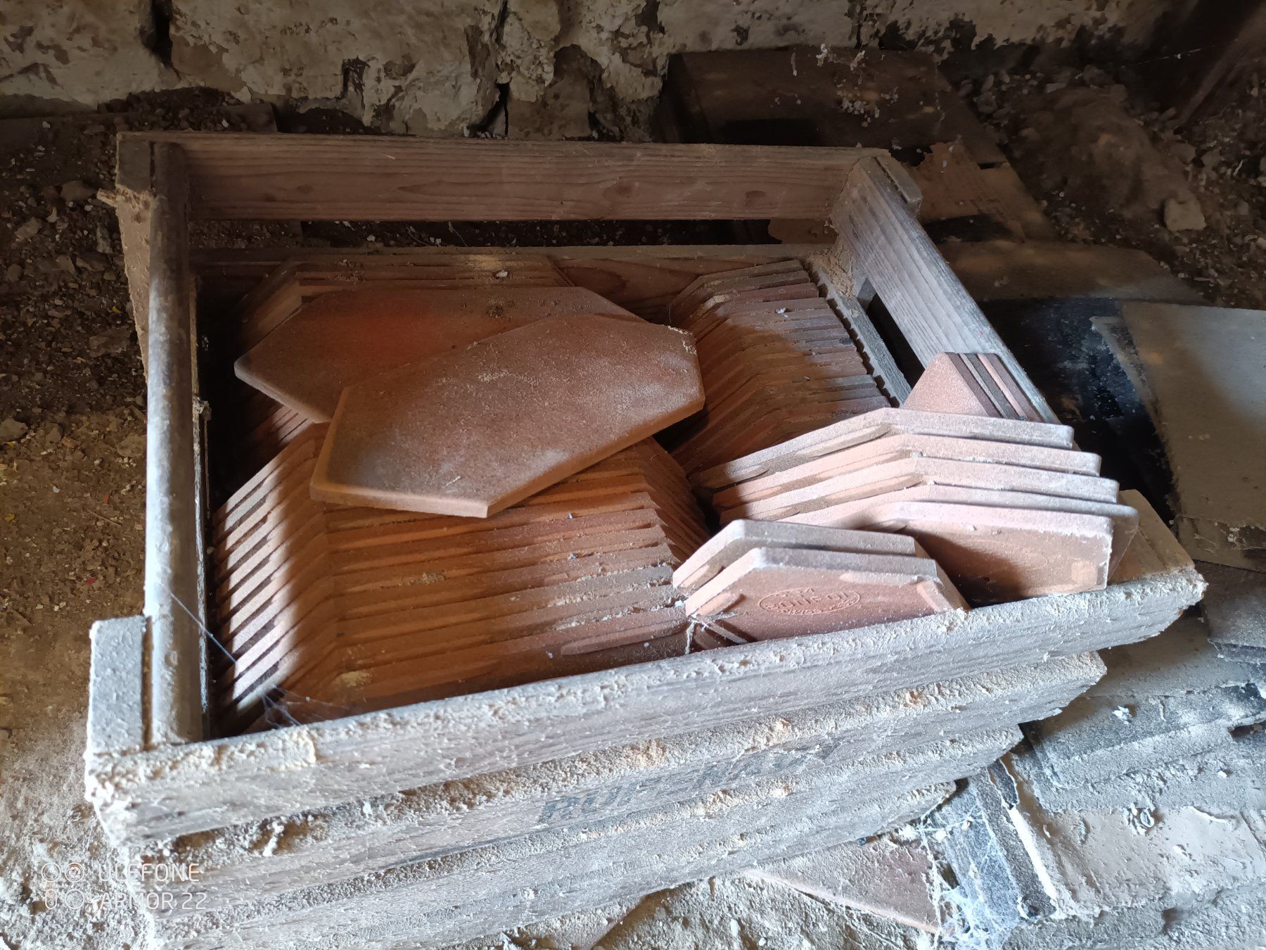 Bodenbeläge: Tonplatten neu – Neu (gemäss Beschreibung) aus Hottwil von sana0001